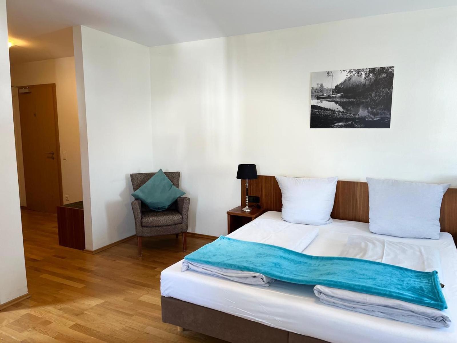 Landgasthof Zur Sonne I Hotel & Restaurant Neuburg am Rhein エクステリア 写真