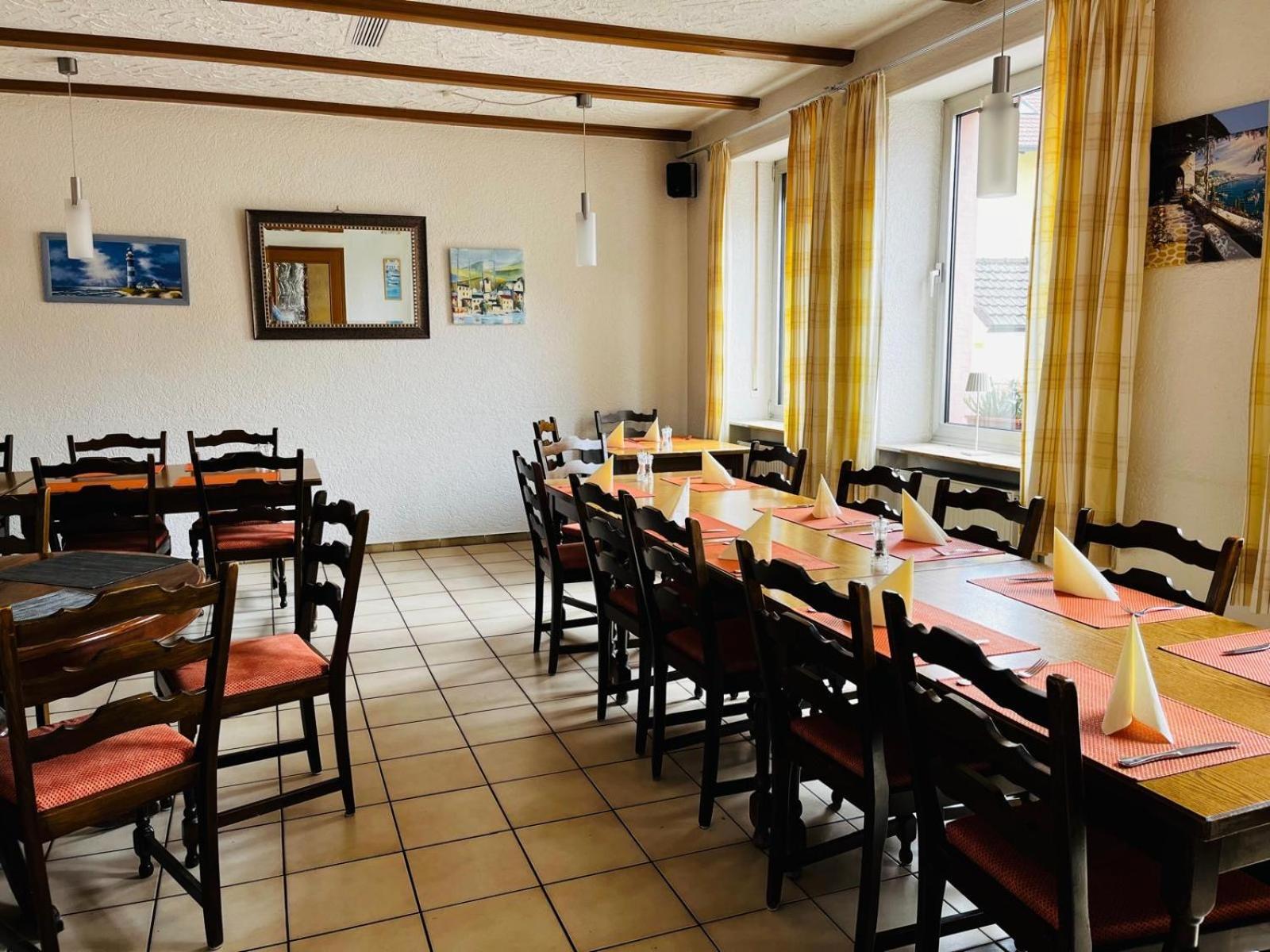 Landgasthof Zur Sonne I Hotel & Restaurant Neuburg am Rhein エクステリア 写真