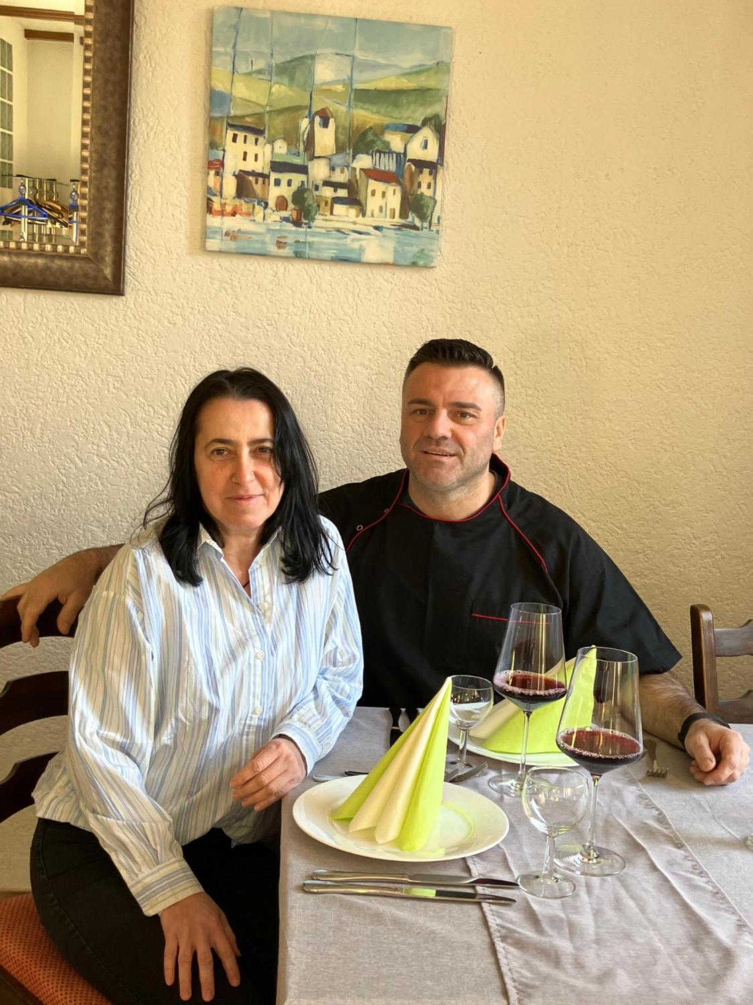 Landgasthof Zur Sonne I Hotel & Restaurant Neuburg am Rhein エクステリア 写真