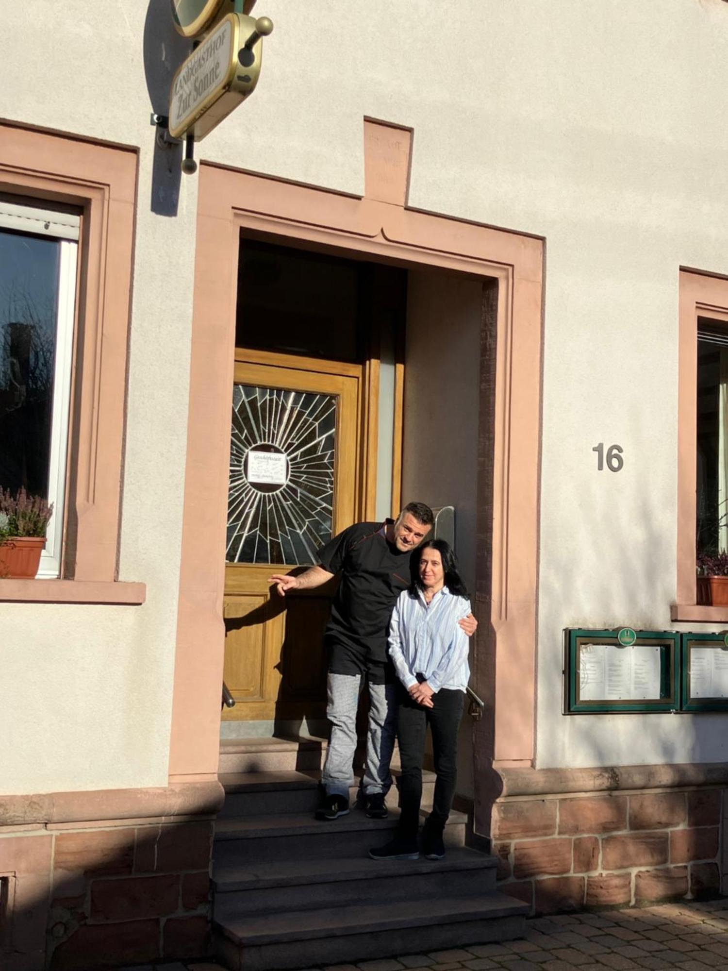 Landgasthof Zur Sonne I Hotel & Restaurant Neuburg am Rhein エクステリア 写真